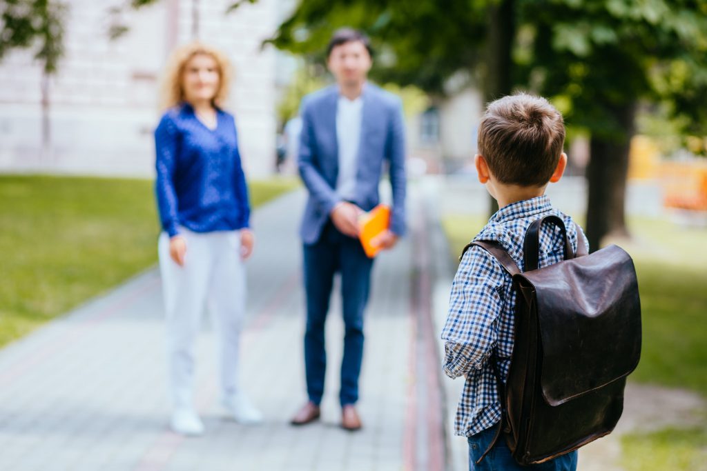 Eltern mit Schulkind